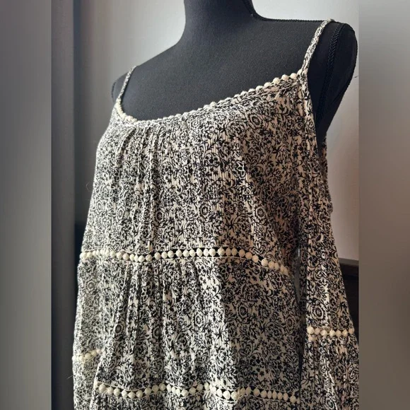 Maurices Black and Cream cold shoulder boho hippie Patterned Blouse M - Picture 7 of 9